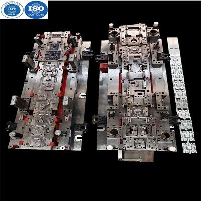 Lembaran logam progresif mati